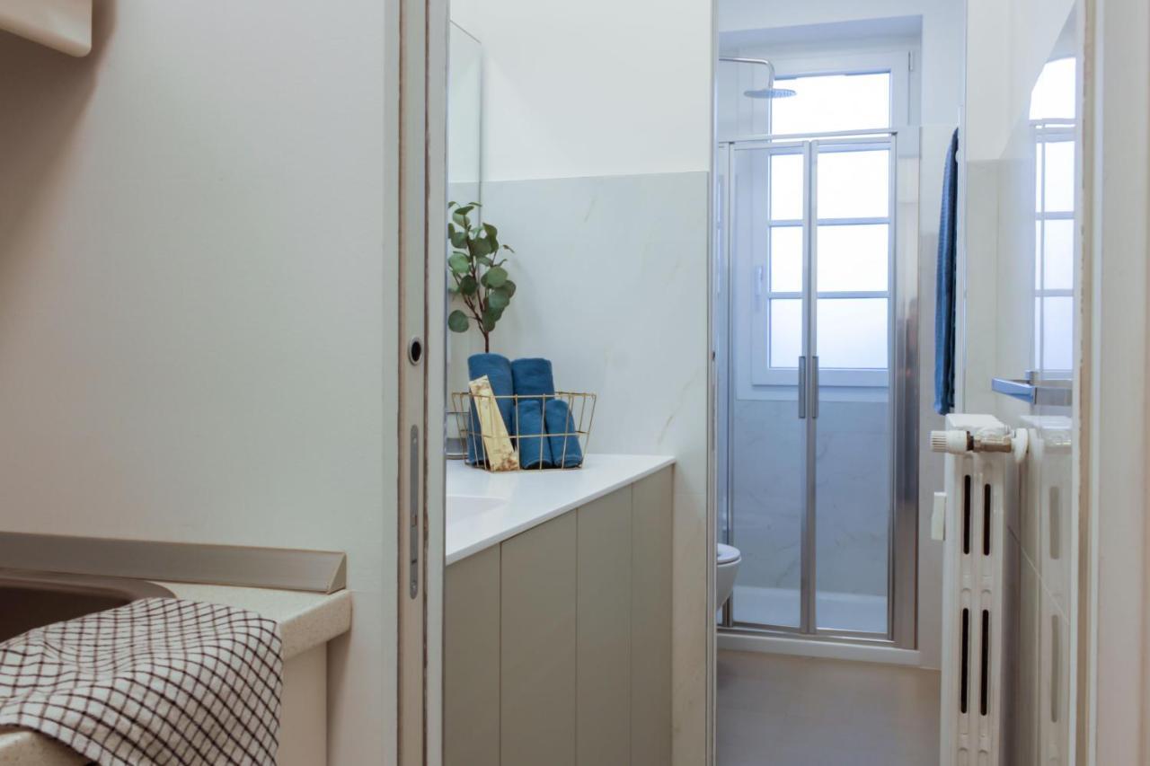 Top Apartment In The Center Balcony+Wi-Fi+Panorama Milan Bagian luar foto